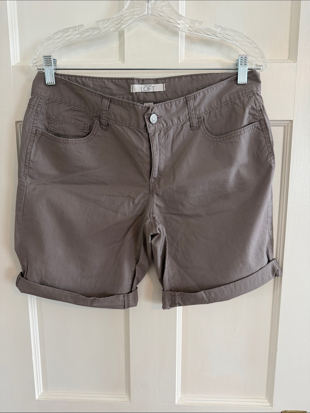 👟Loft lightweight gray 5 pocket shorts. Size 4.